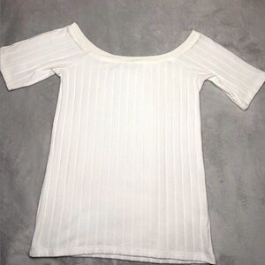 Cropped top Basic collection , 
In color white , 
Size S in women